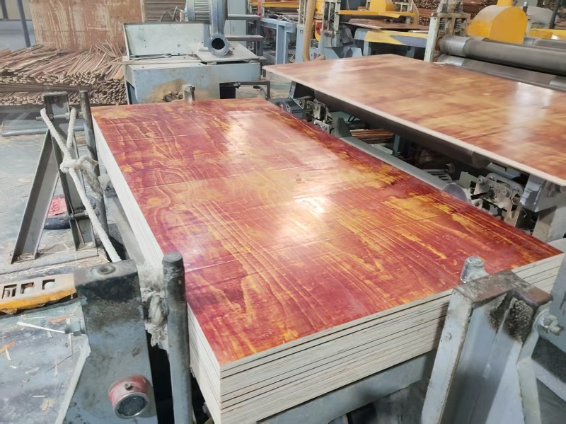 為何南方客戶偏愛扎根廣西采購建筑模板